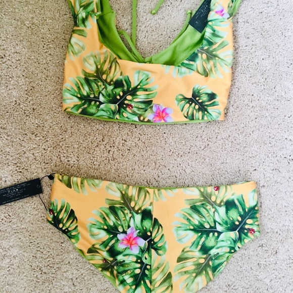 NWT Reversible Lali and Layla bikini in size M. - Picture 3 of 5